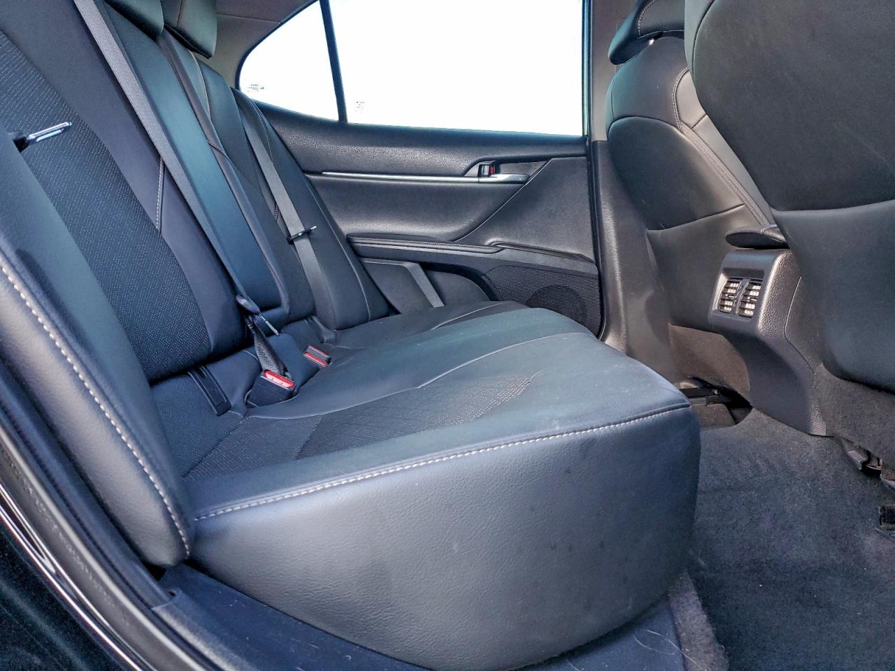 Toyota Camry Xse Image 11