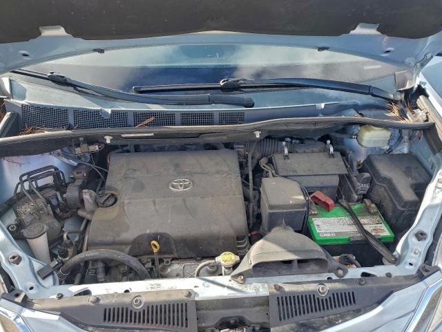 Toyota Sienna Le Image 12