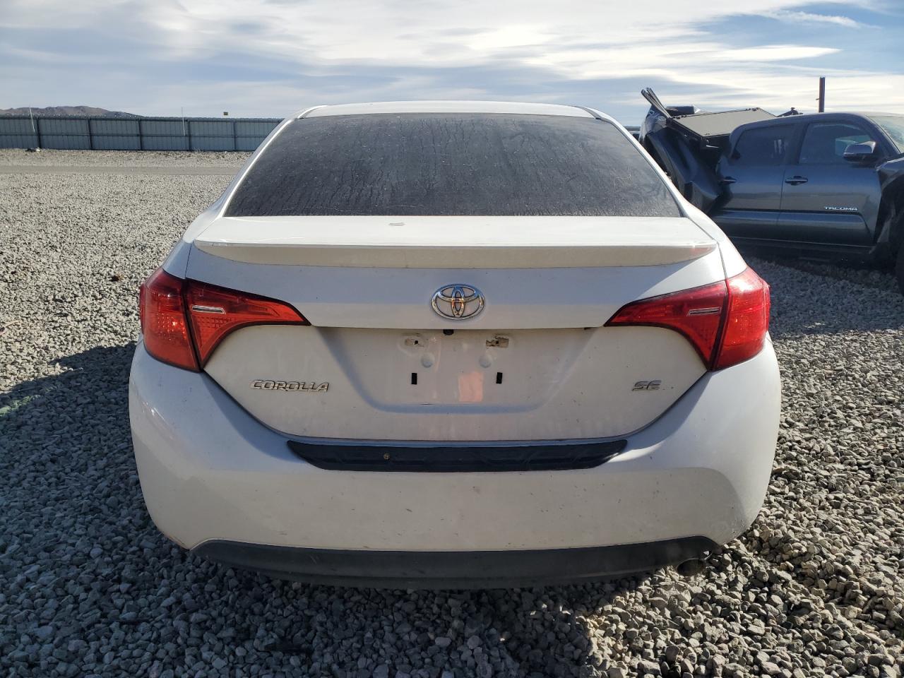 Toyota Corolla L Image 4