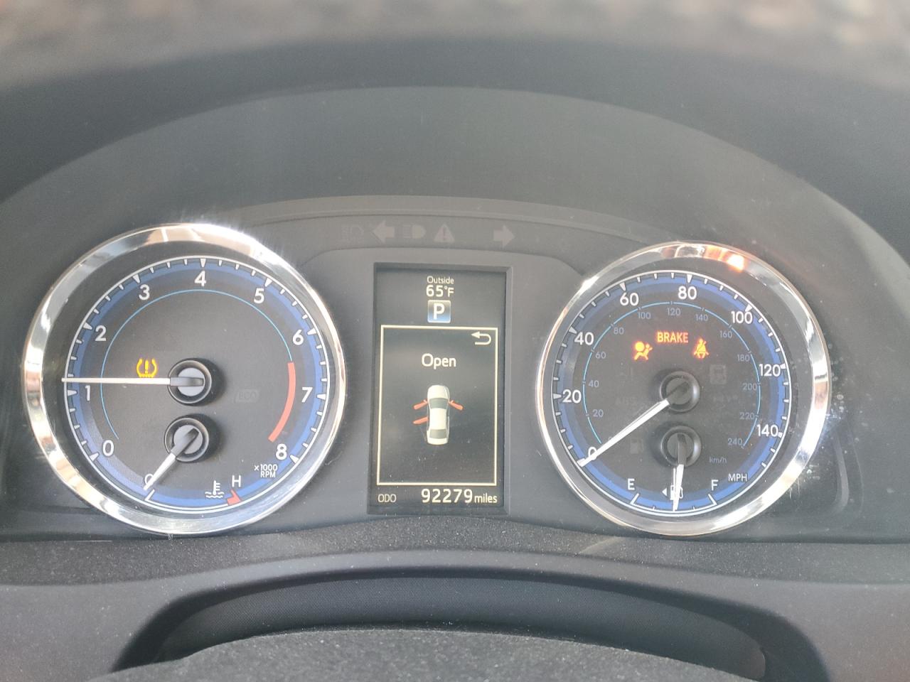 Toyota Corolla L Image 3