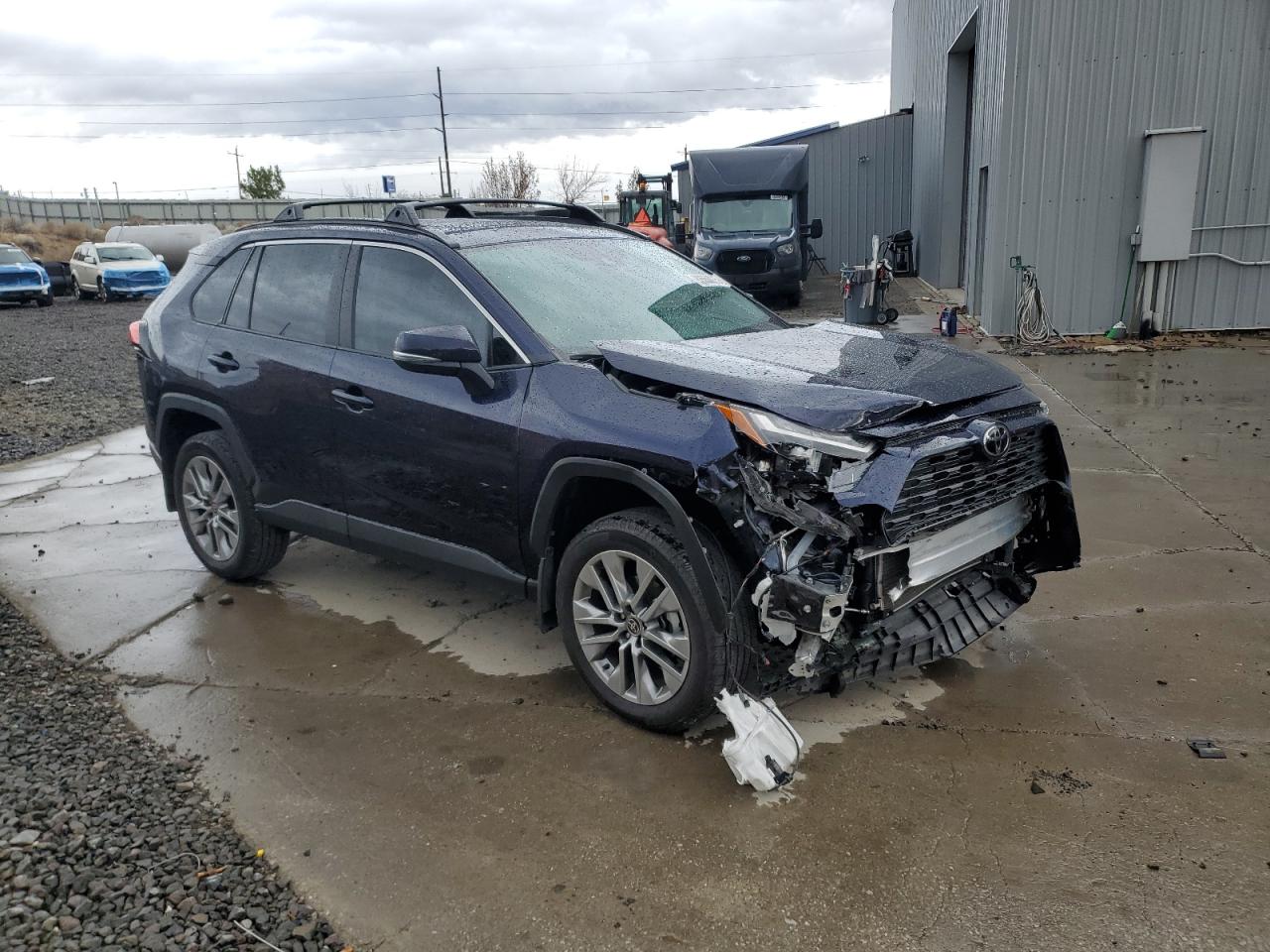 Toyota RAV4 Xle Premium Image 10