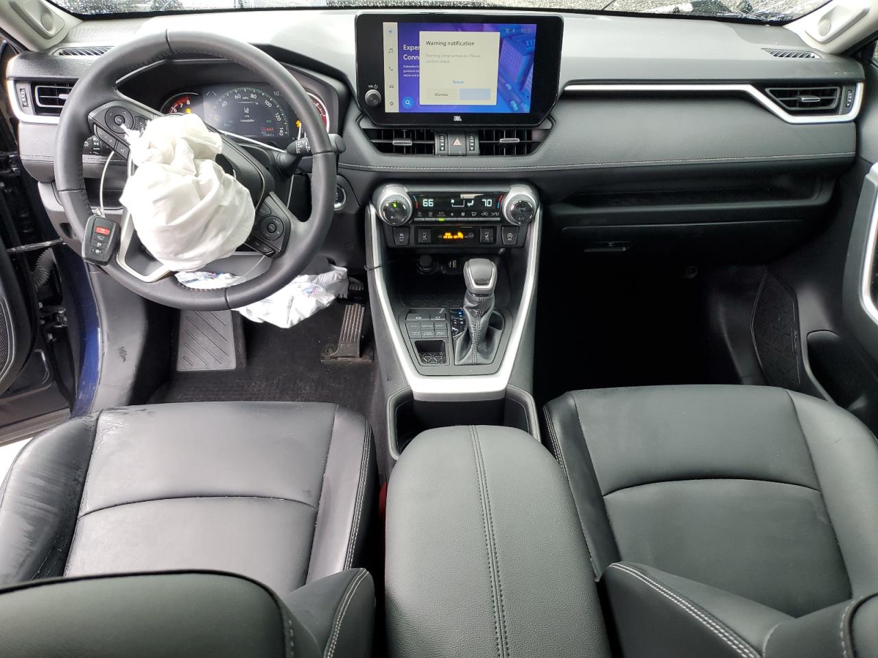 Toyota RAV4 Xle Premium Image 12