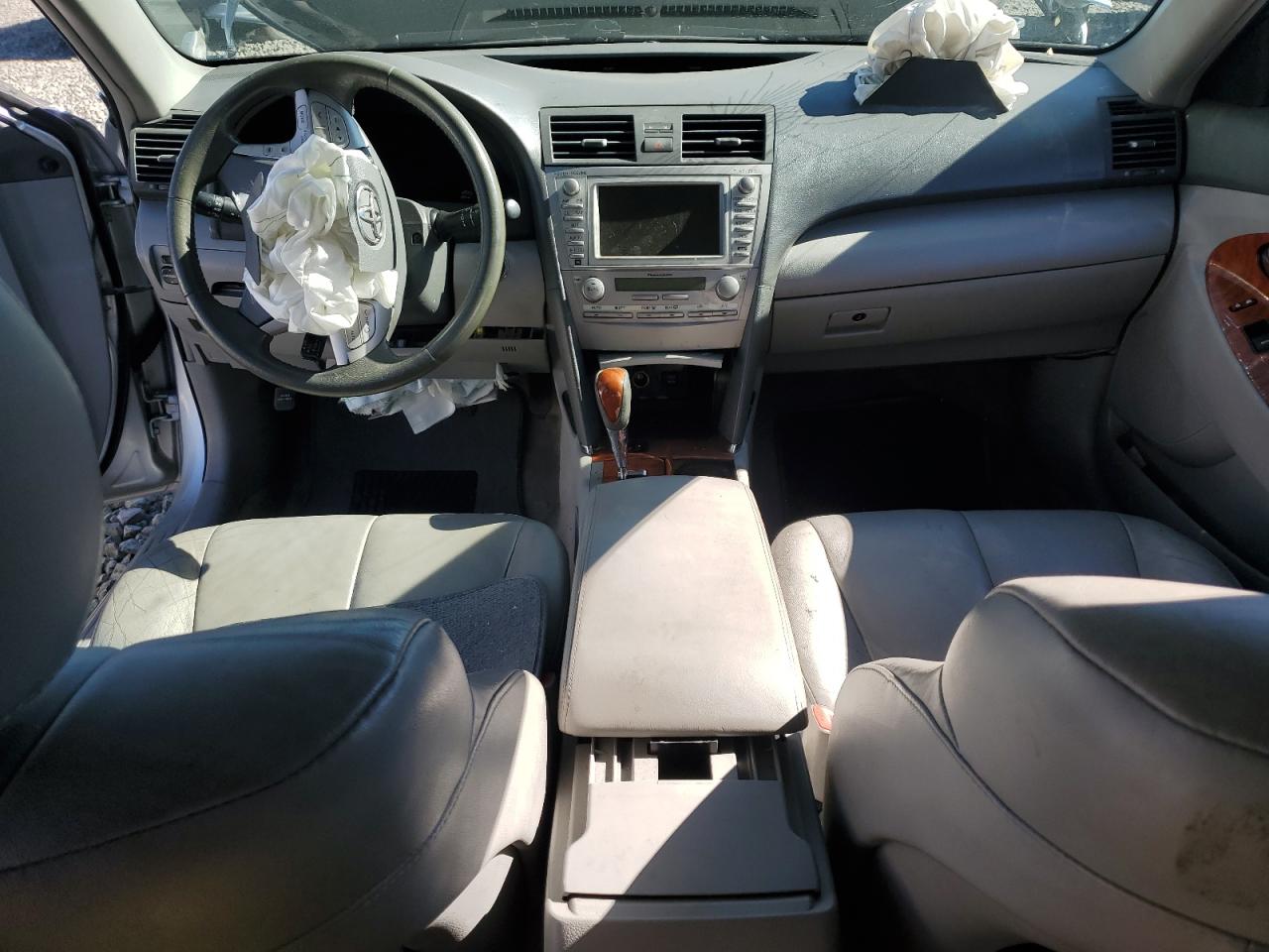 Toyota Camry Se Image 9