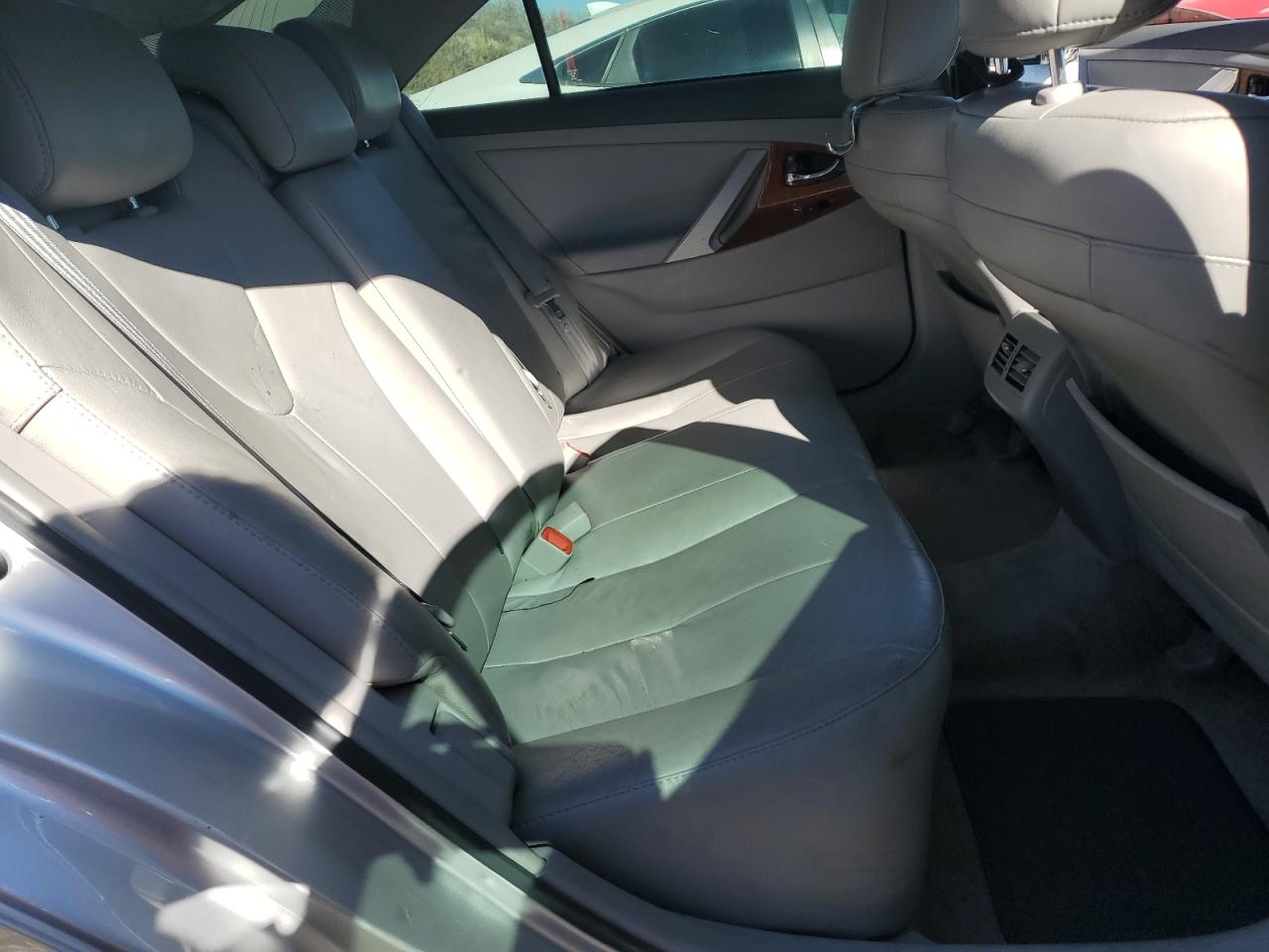 Toyota Camry Se Image 2