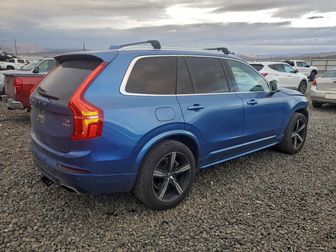 Volvo XC90 T5 R-design Image 2