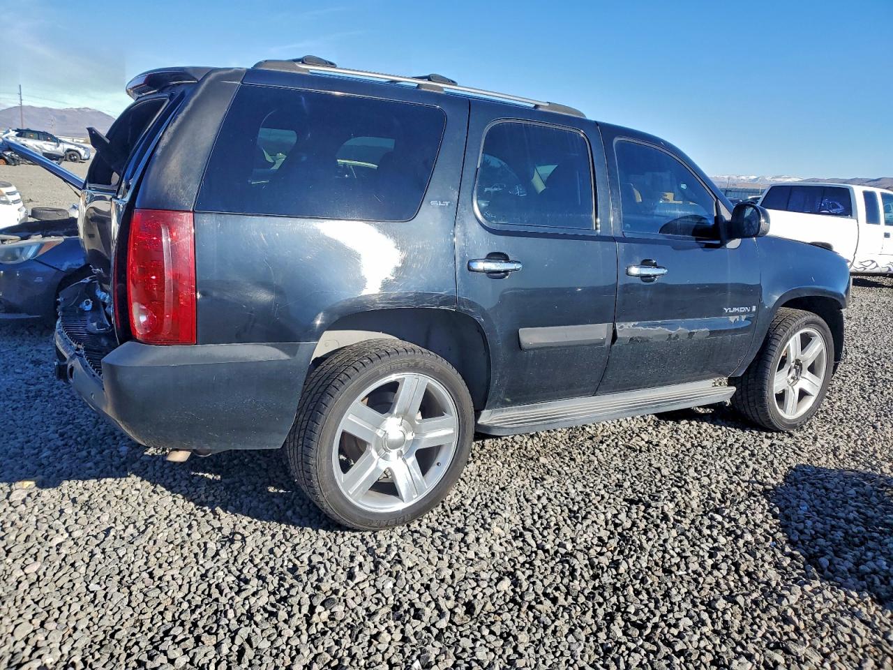 GMC Yukon Image 14