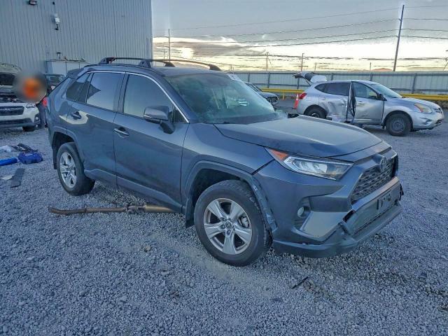 Toyota RAV4 Xle Image 4