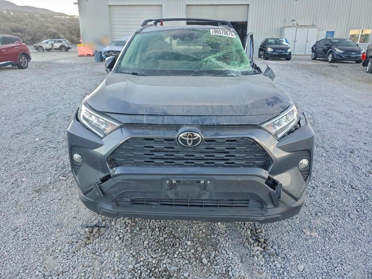 Toyota RAV4 Xle Image 6