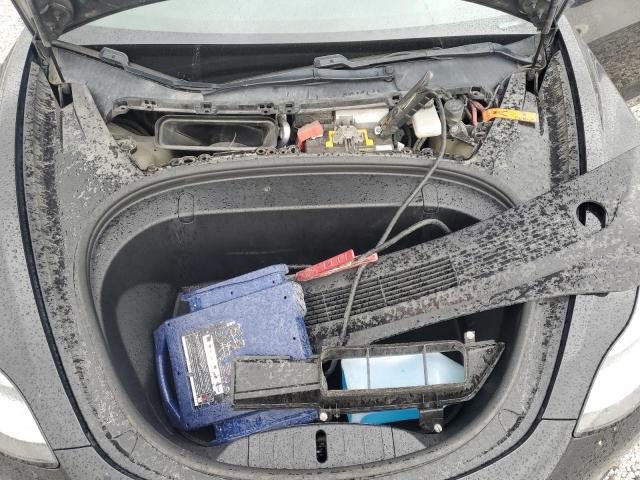 Tesla Model 3 Image 6