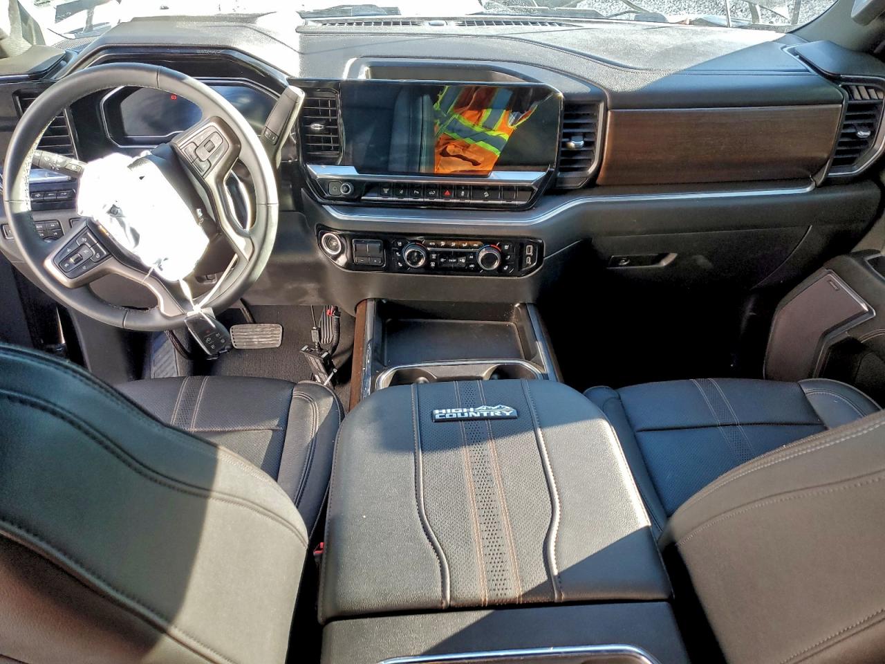 Chevrolet Silverado K2500 High Country Image 3