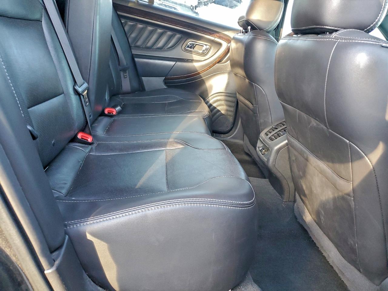 Ford Taurus Limited Image 12