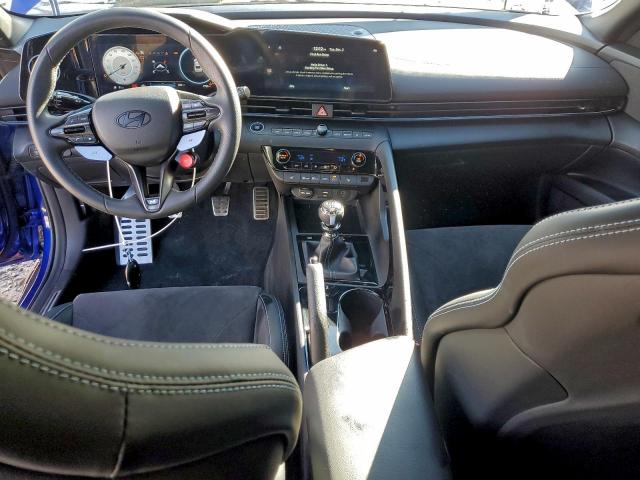 Hyundai ELANTRA Image 11