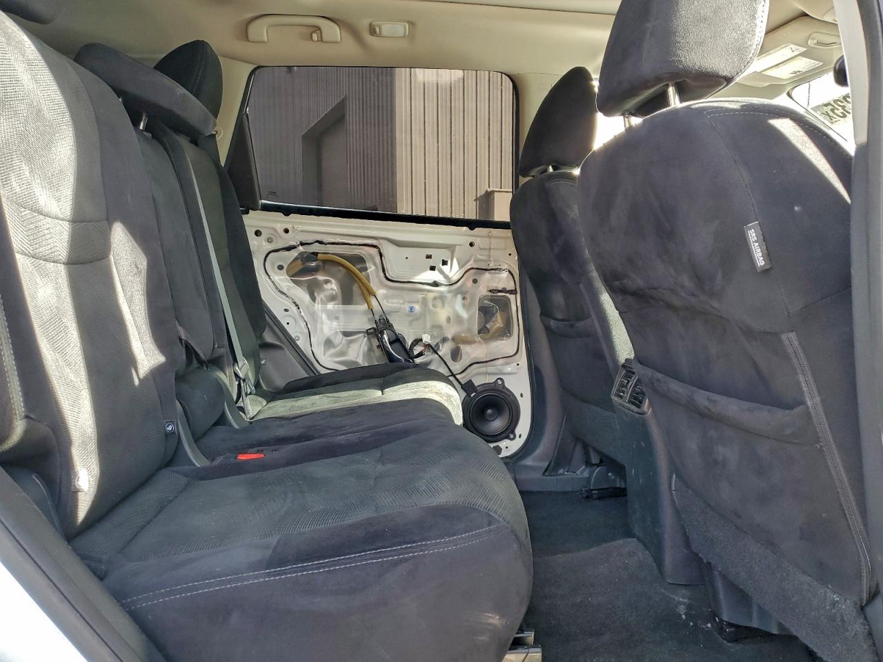 Nissan Rogue S Image 8