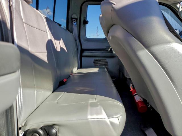 Ford F-250 Super Duty Image 8