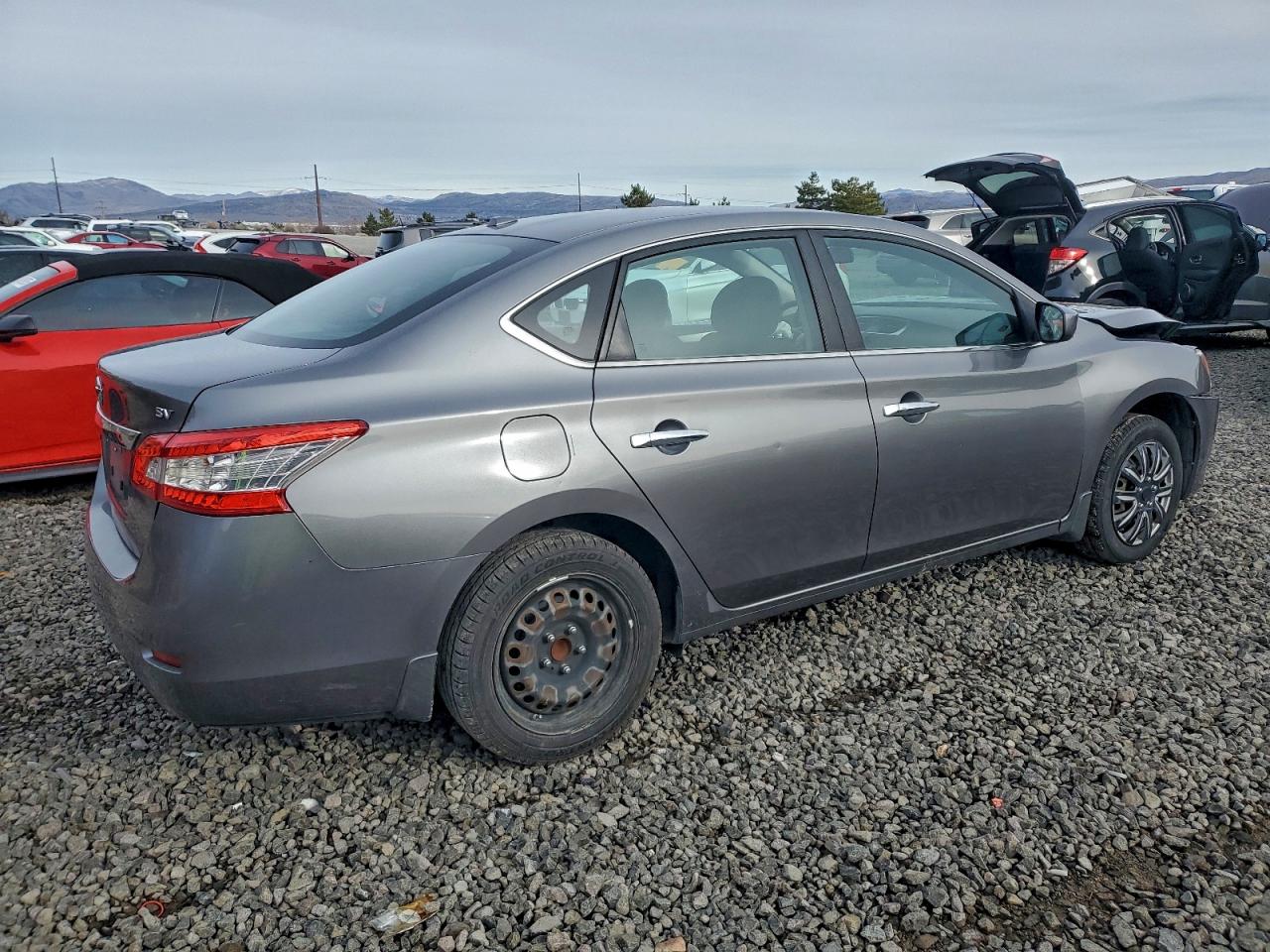 Nissan Sentra S Image 3