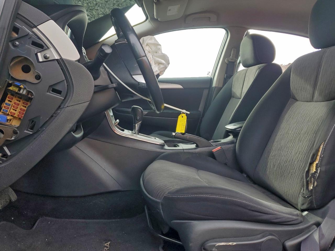 Nissan Sentra S Image 12