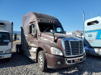  Salvage Freightliner Cascadia 1
