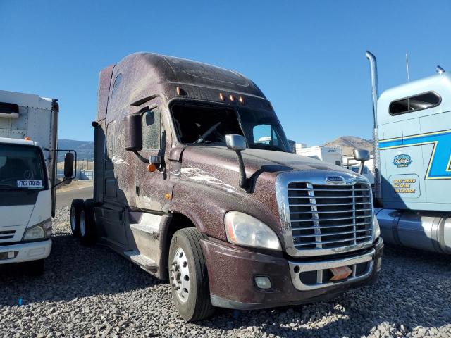  Salvage Freightliner Cascadia 1