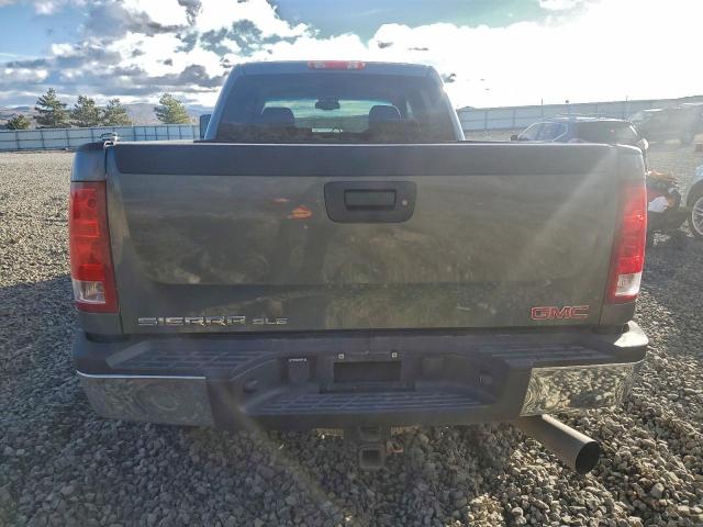 GMC Sierra K2500 Heavy Duty Image 3