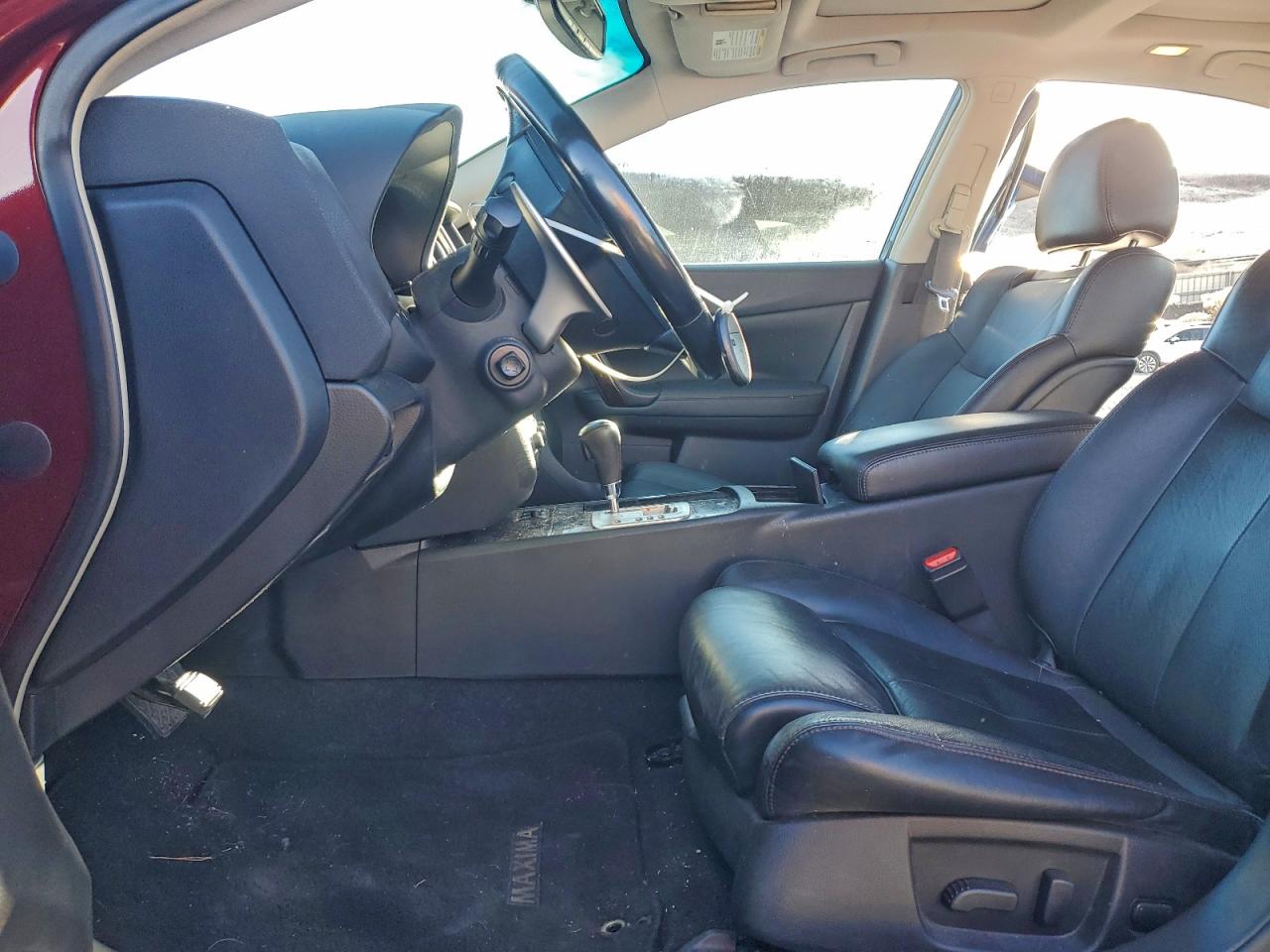 Nissan Maxima S Image 8