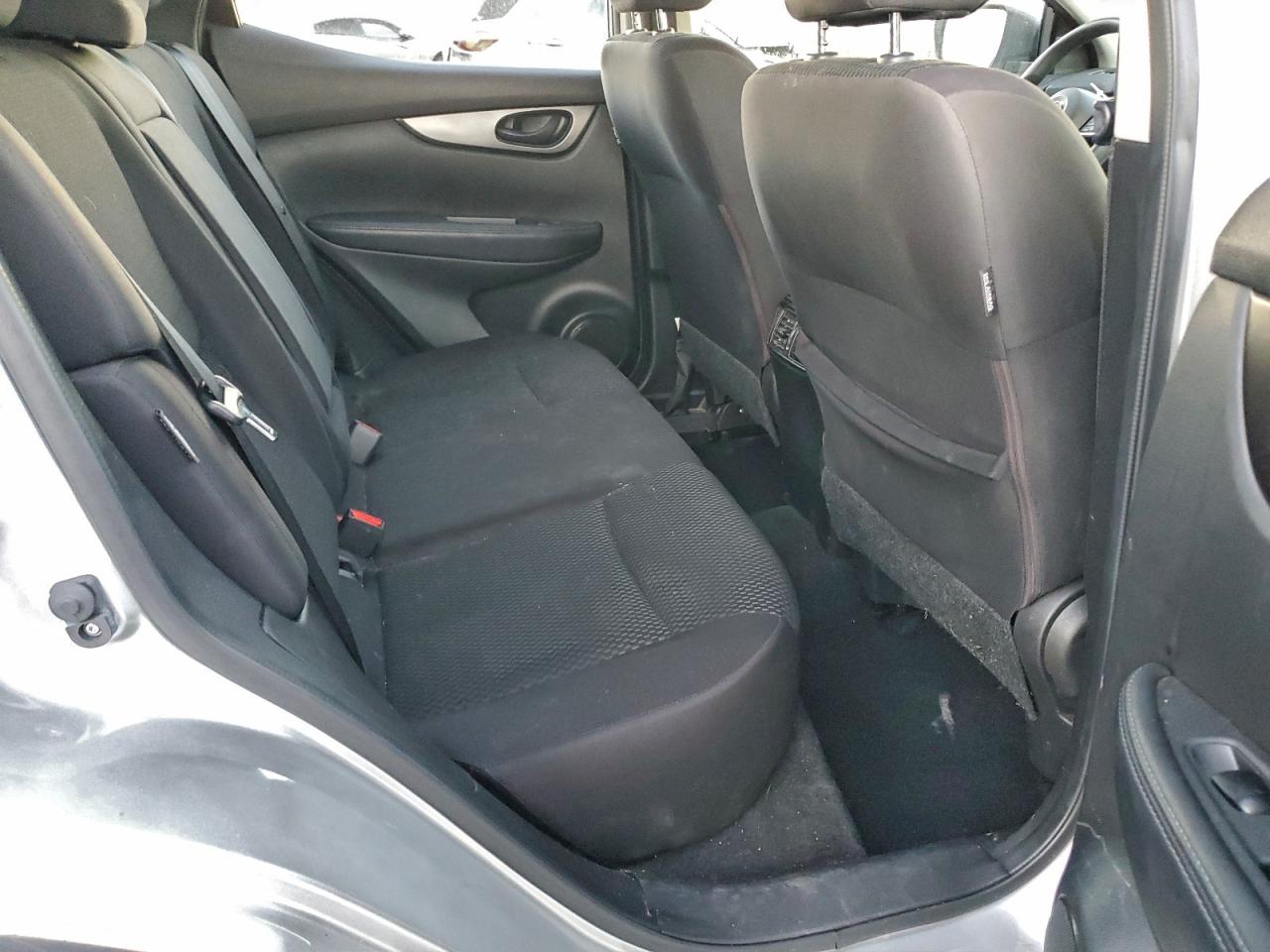 Nissan Rogue S Image 13