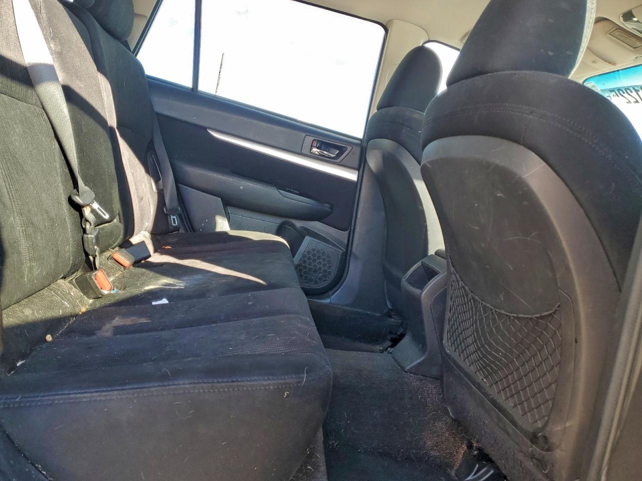 Subaru Legacy 2.5i Premium Image 12