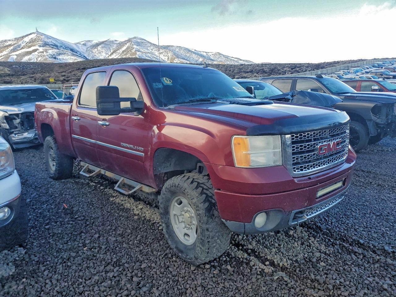 GMC Sierra K2500 Denali Image 3