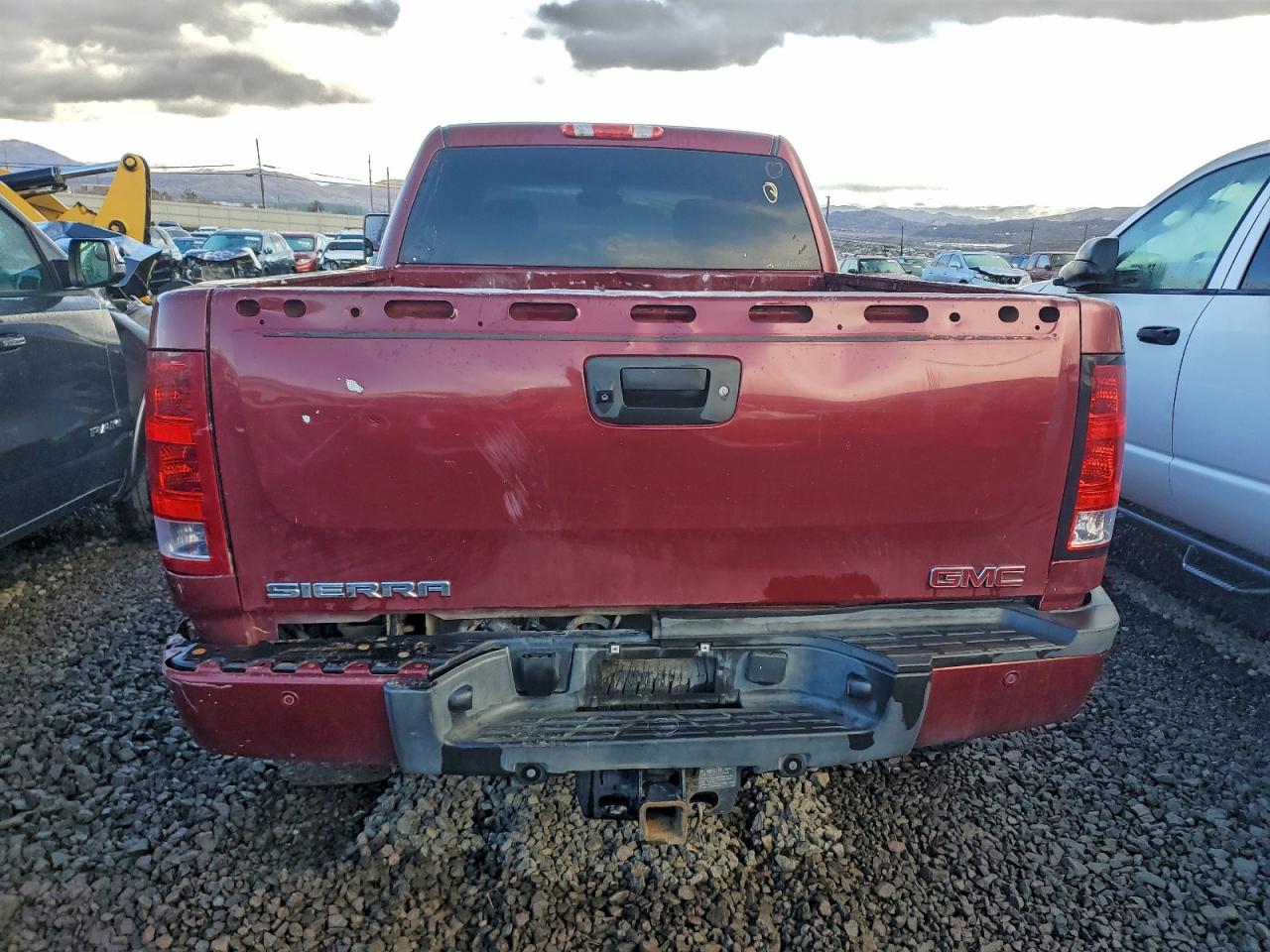 GMC Sierra K2500 Denali Image 5