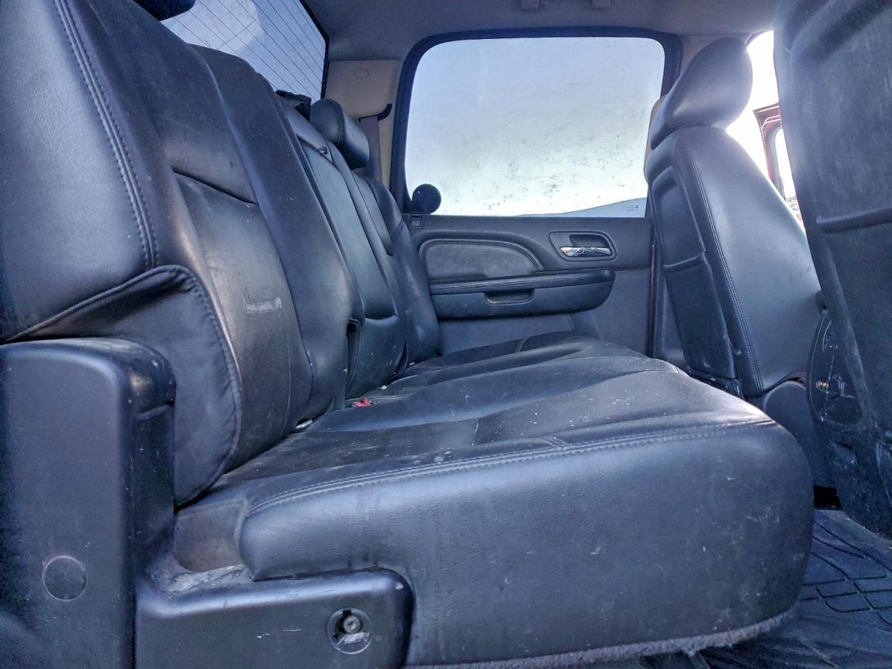 GMC Sierra K2500 Denali Image 11