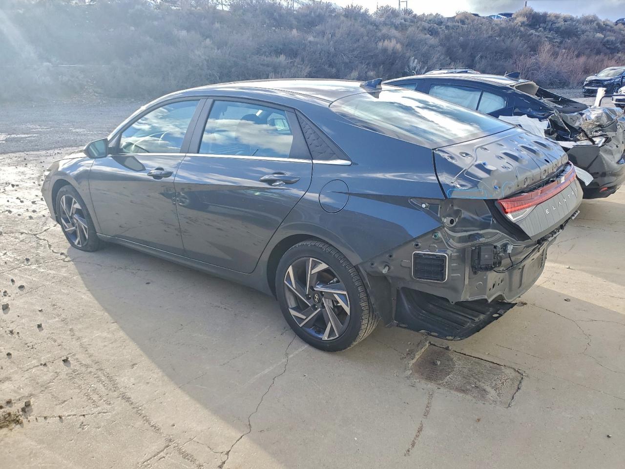 Hyundai ELANTRA Sel Image 4