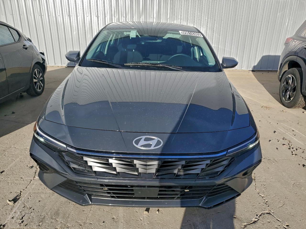 Hyundai ELANTRA Sel Image 3