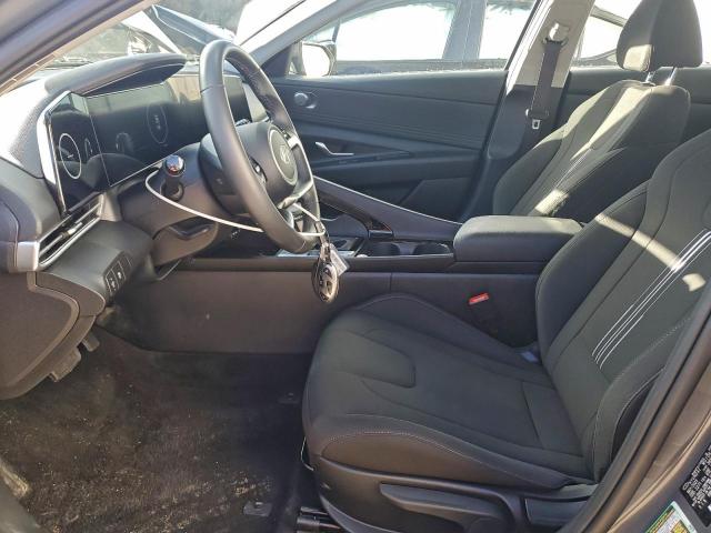 Hyundai ELANTRA Sel Image 7