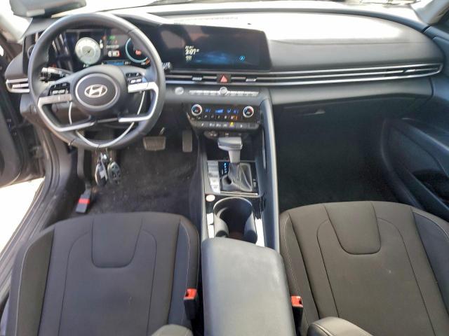 Hyundai ELANTRA Sel Image 8