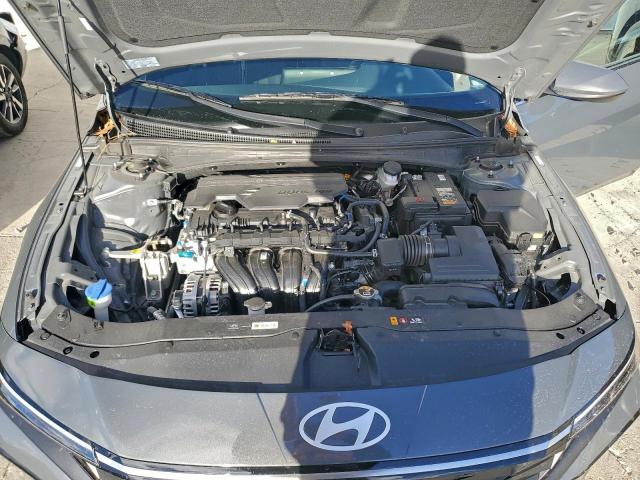 Hyundai ELANTRA Sel Image 10