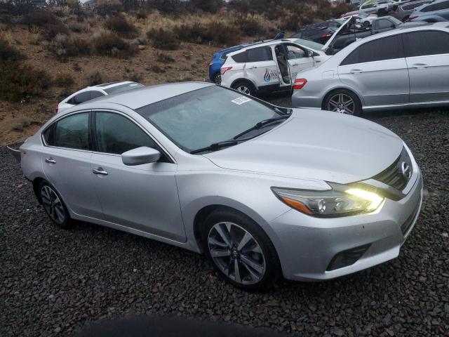 Nissan Altima 3.5sl Image 10