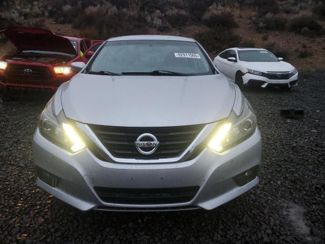 Nissan Altima 3.5sl Image 11