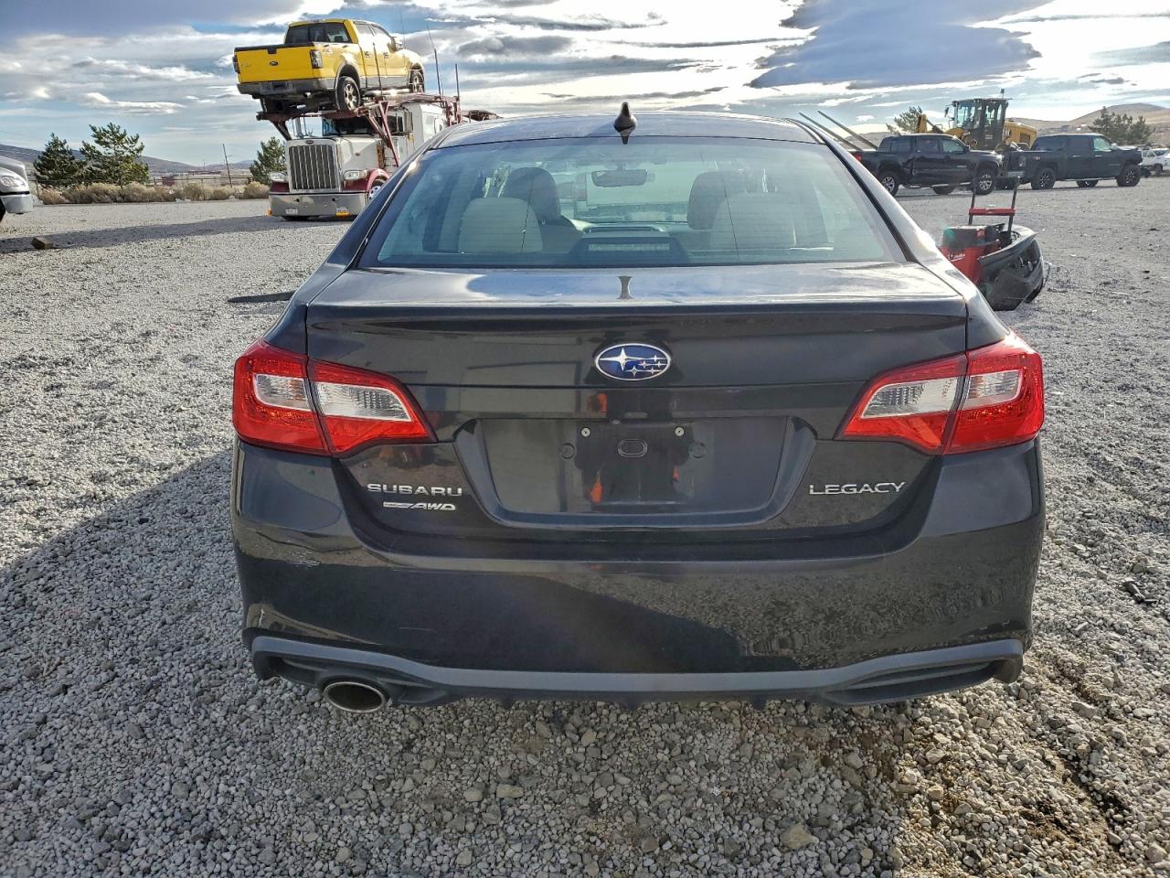 Subaru Legacy 2.5i Premium Image 4
