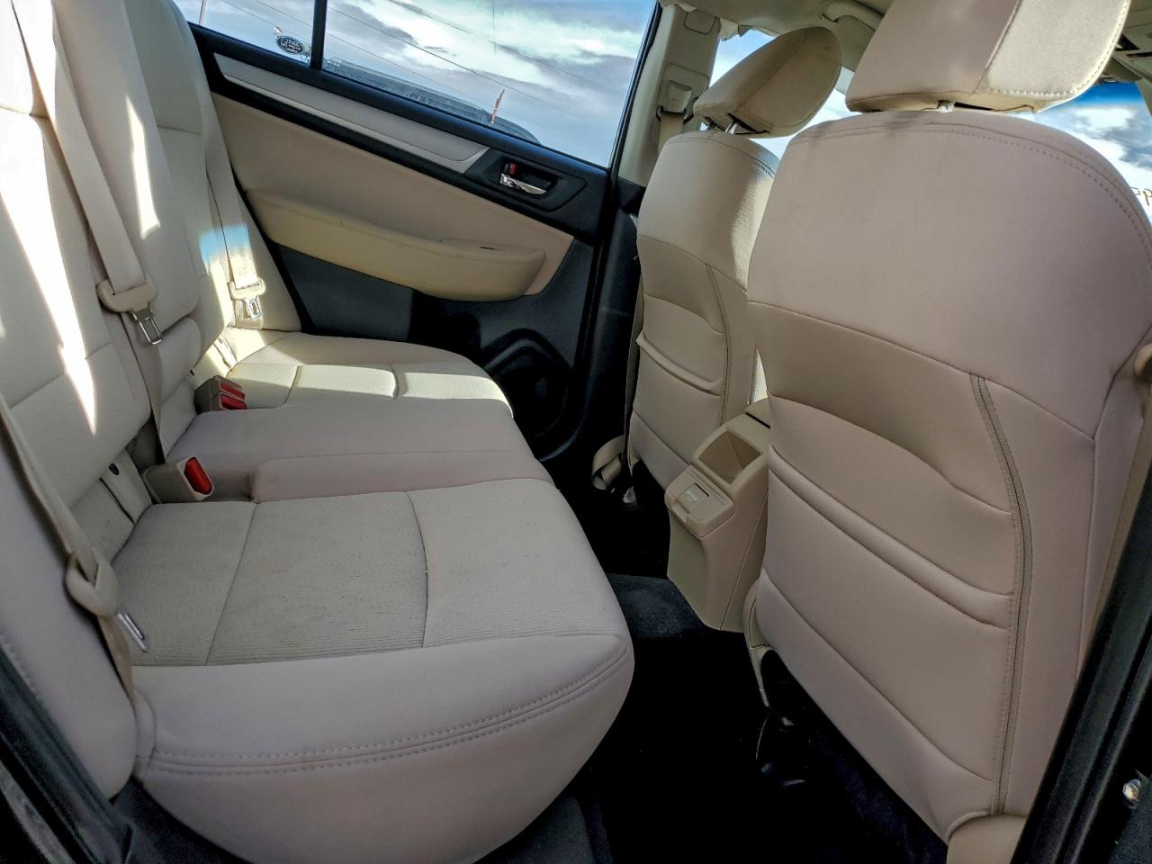 Subaru Legacy 2.5i Premium Image 13