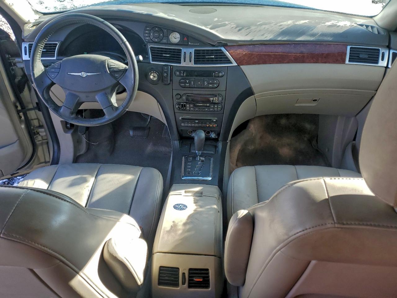 Chrysler Pacifica Touring Image 5