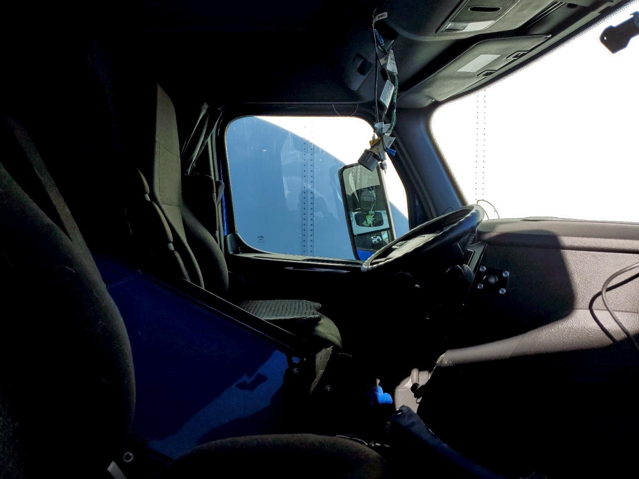 Freightliner Cascadia Image 5