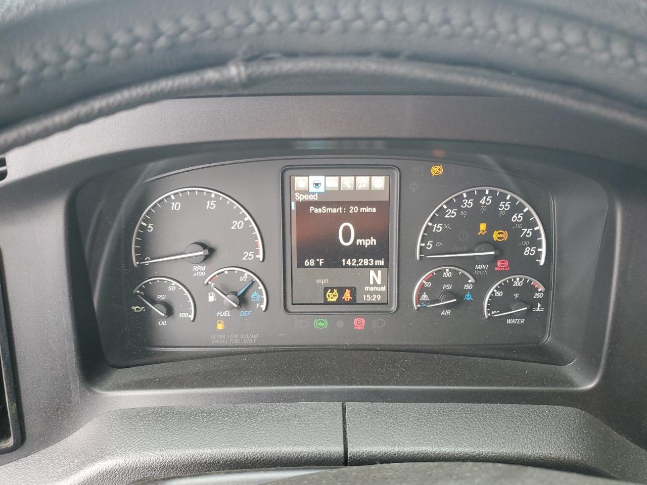 Freightliner Cascadia Image 7